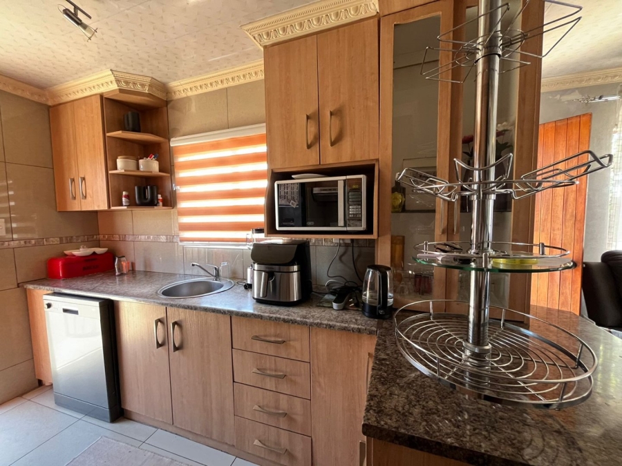 3 Bedroom Property for Sale in Pinehaven Free State